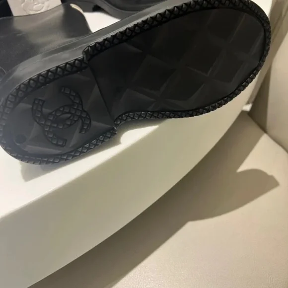 CHANEL Black Ankle Boots with Cream Logo - Picture 5 of 6